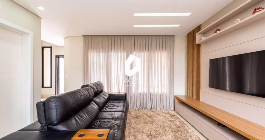 Casa em condomínio a venda com 03 suítes, quintal e terraço amplo com área gourm