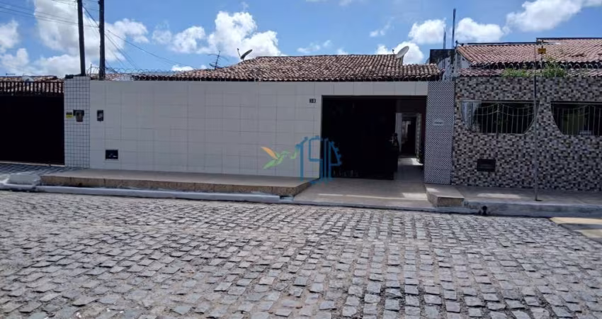 Casa Padrão / Casa Padrão em Natal / Casa Padrão no Bairro Parque dos Coqueiros / Casa na Zona Norte de Natal / Casa em Rua Pública em Parque dos Coqueiros