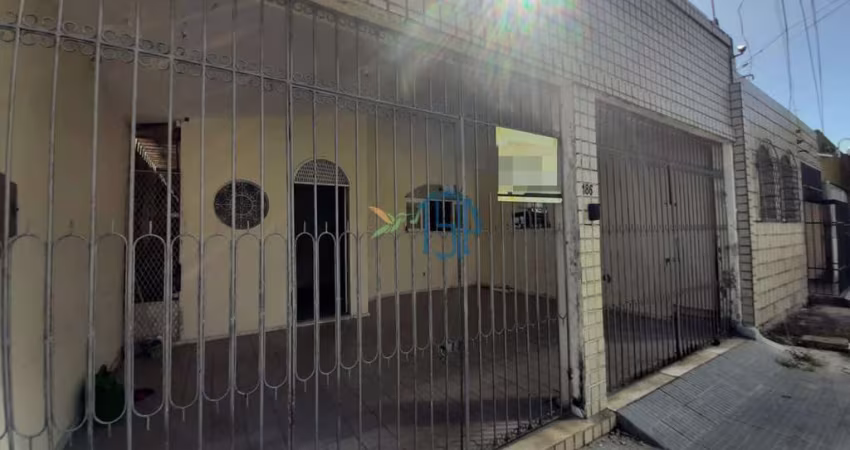 Casa Padrão / Casa Em Natal / Casa em rua pública / Casa padrão no Bairro Barro Vermelho