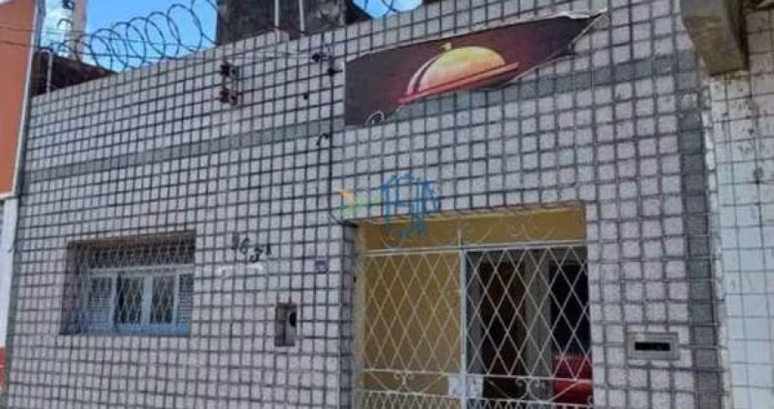 Casa Padrão / Casa Padrão em Natal / Casa em Rua Pública / Casa no Bairro Alecrim