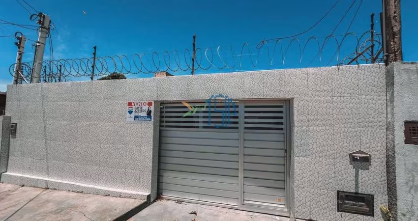 Casa Padrão / Casa em Ponta Negra / Casa em Rua pública em Natal / Casa no Bairro Ponta Negra em Natal