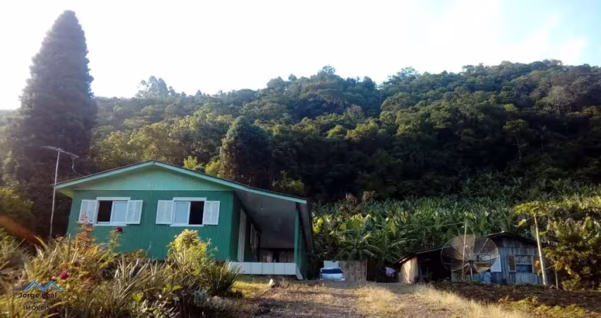 Chácara com casa e área de 6,5 hectares, em três cachoeiras-rs.