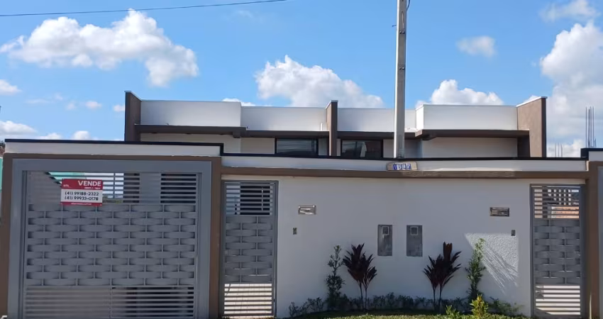 Sobrado NOVO com 3 quartos e amplo terreno