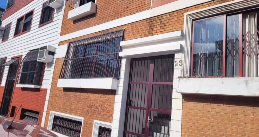 Sobrado para Venda em Santos, Embaré, 3 dormitórios, 1 suíte, 2 banheiros, 1 vaga