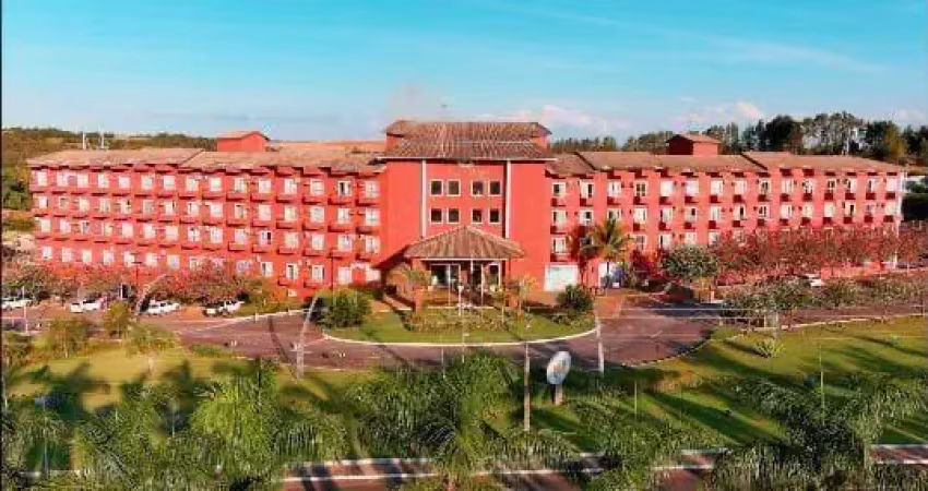 Flat à venda no condomínio lagoa quente hotel em caldas novas