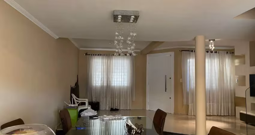 Sobrado 215m2 4 quartos, Cajurú, Aluguel R$4.000,00  + taxas
