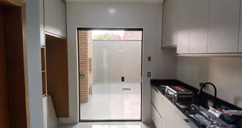 Casa com 3 quartos para alugar na Rua João Accioli, Jardim Maringa, São Paulo