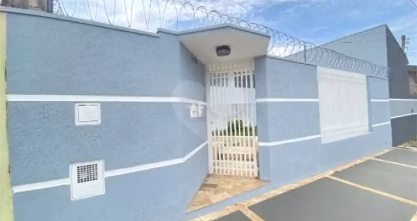 Casa à venda com 3 dormitórios, sendo 1 suite e ampla área de lazer no Jardim Brasil