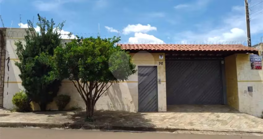Sobrado à venda com 2 quartos em parque santa felícia jardim, são carlos - sp