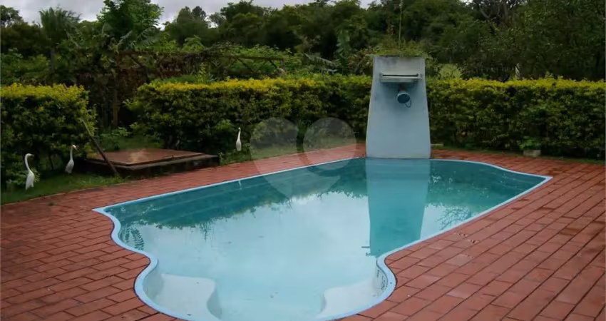 Chácara a venda no Aracê de Santo Antônio .