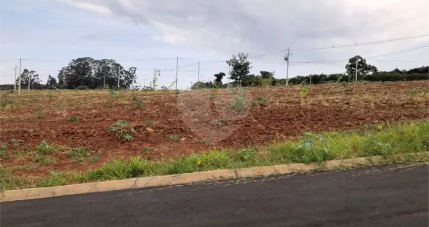 Terreno à venda na Rua Jorge Camargo, Jardim Guanabara, São Carlos