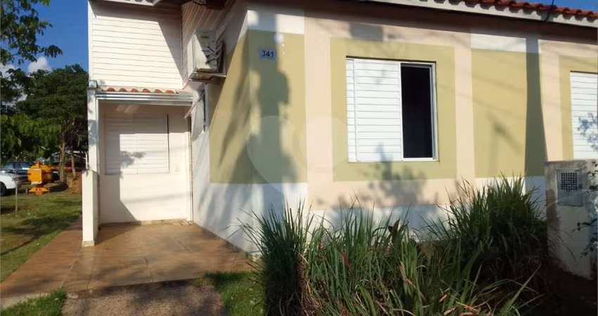 Linda casa no Condomínio Moradas 3