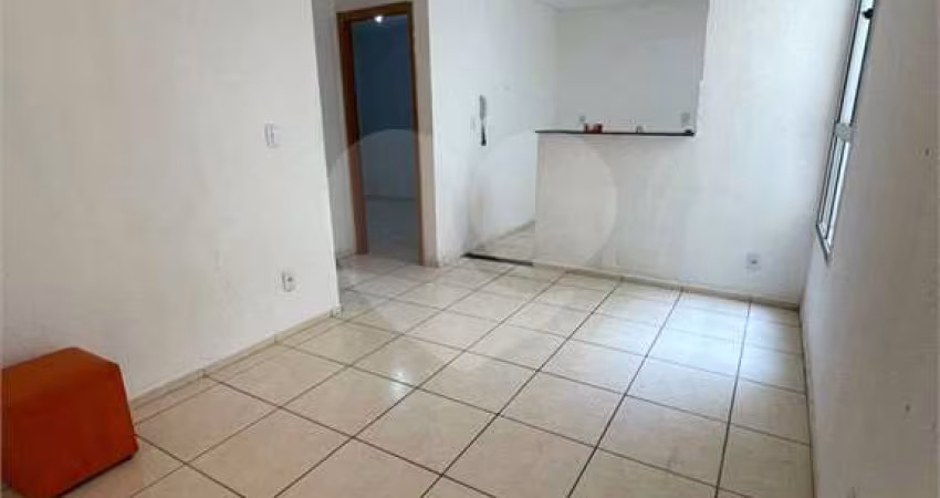 Apartamento no Condomínio Monte Everest.