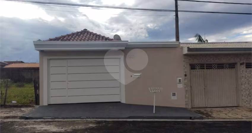 Linda casa no residencial Douradinho com 2 quartos sendo uma suíte master com  closet