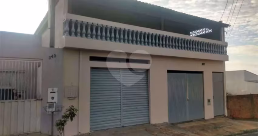 Sobrado à venda com 2 quartos em cidade aracy, são carlos - sp