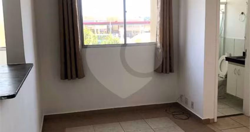 Apartamento no Condomínio Monte Alto .