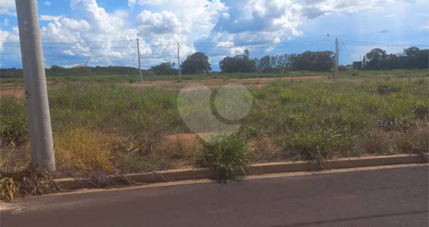 Terreno plano com 240,00 m² , localizado no Residencial Arcoville.