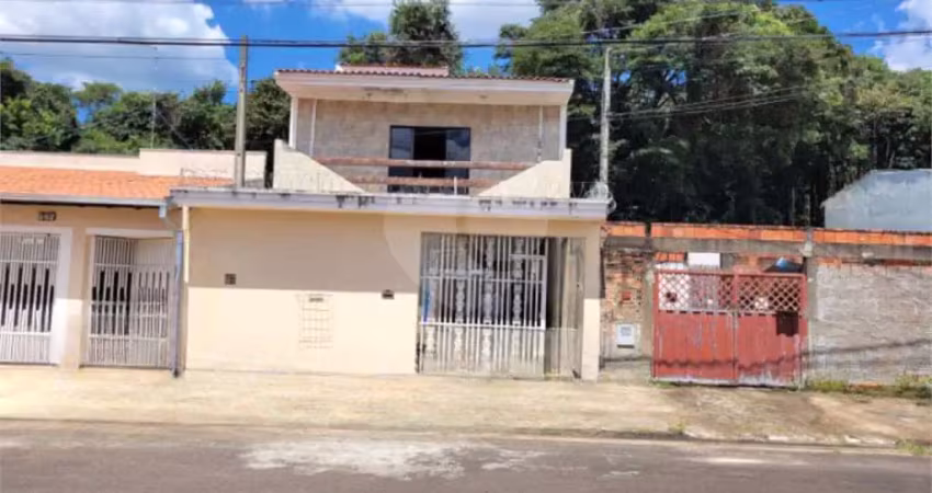 Sobrado à venda com 3 quartos, sendo 2 suítes,  em residencial parque douradinho, são carlos - sp
