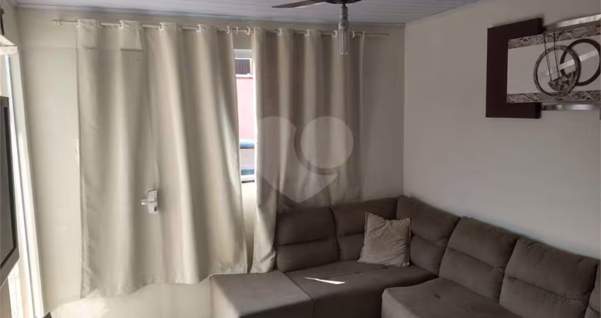 Casa Térrea com 2 dormitórios.