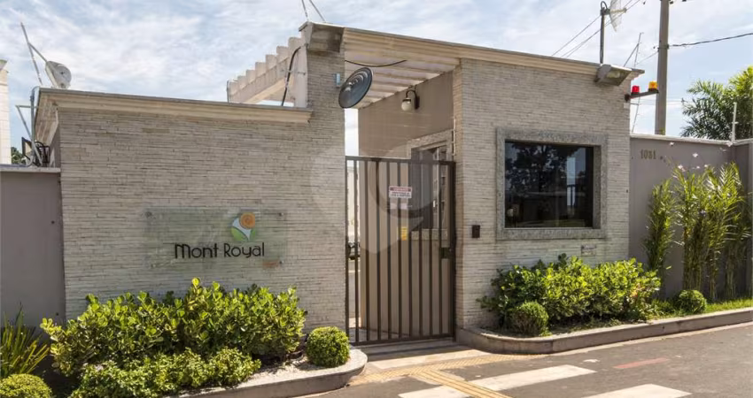 Apartamento no condomínio Monte Royal