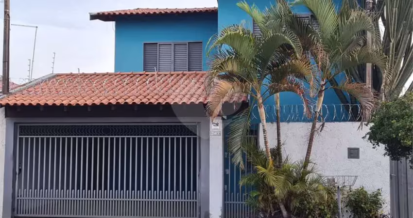 Casa sobrado para venda no Jardim das Torres