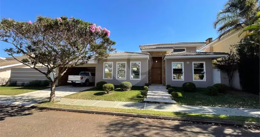 Casa de alto padrão, térrea  no condomínio fechado Damha I em São Carlos.