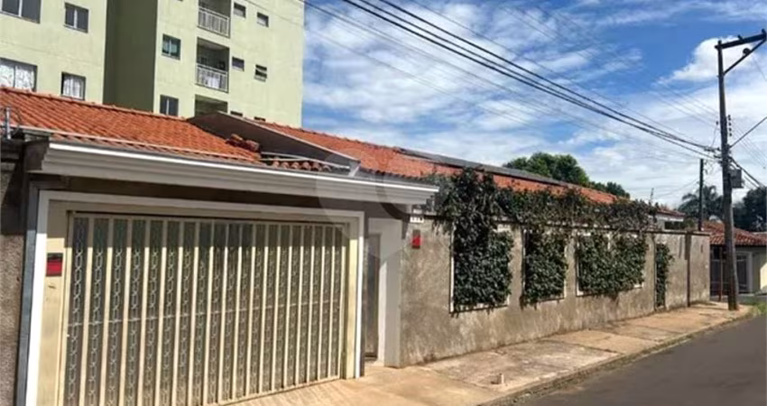 Casa com 3 dormitórios e uma suíte Vila Costa do Sol em São Carlos - SP