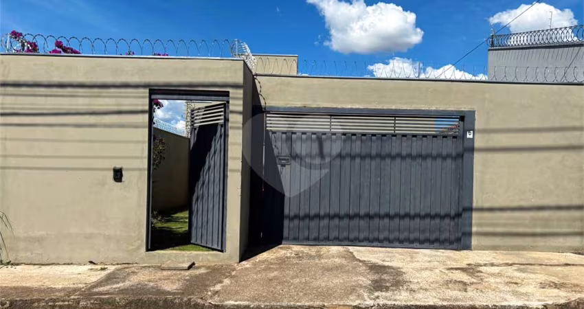 Vende-se casa no Jd. Embaré