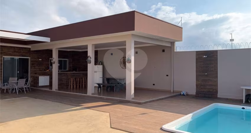 Casa térrea  com piscina para venda no Residencial Arcoville