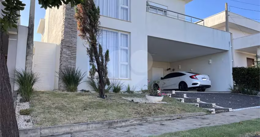 Casa com piscina a venda no condomínio Quebec- São Carlos