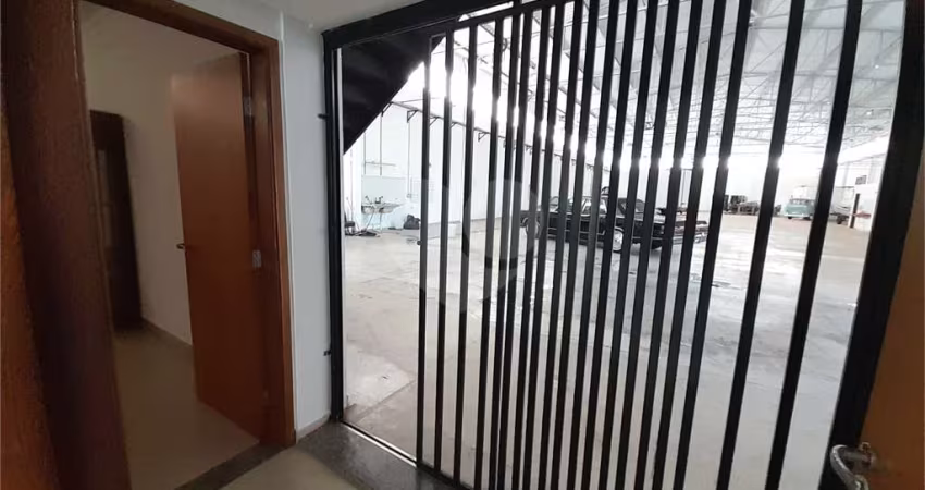 Galpão Industrial no Jardim Tangará - 1.714,91 m² de Área Útil