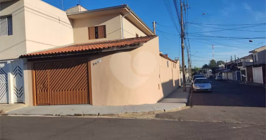 Casa à Venda na Vila Brasília – Ampla e Confortável!