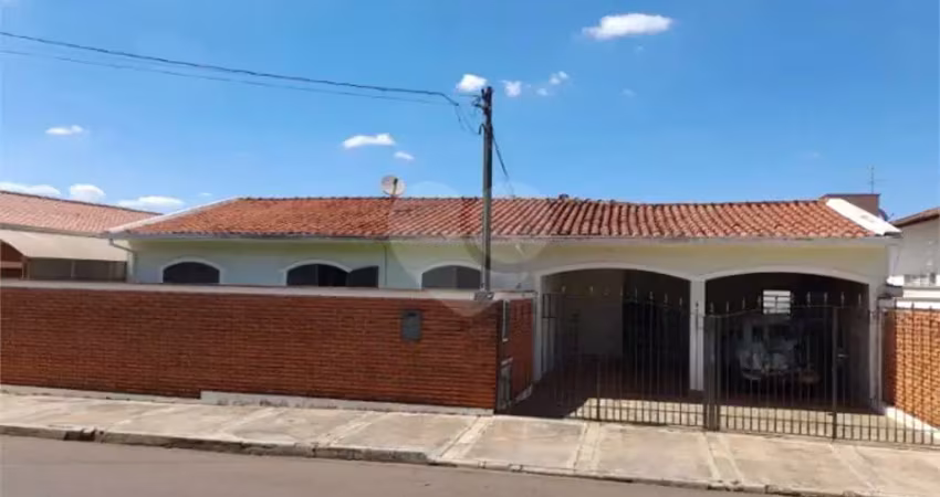 Casa à venda com 3 quartos, sendo 1 suíte,  em vila faria, são carlos - sp