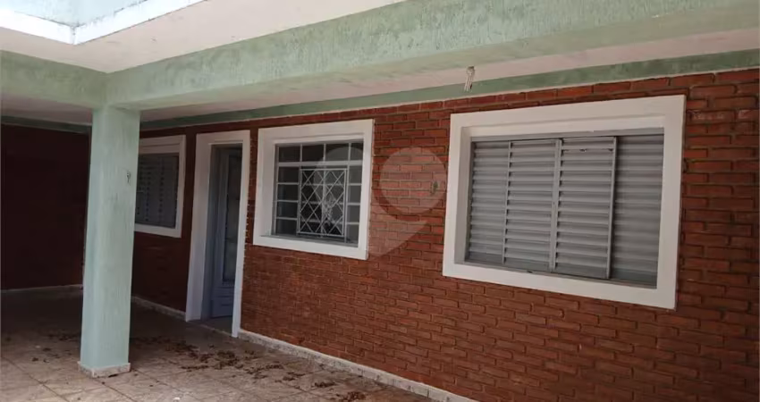 Casa à venda no Jardim Nova São Carlos.