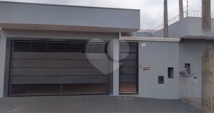 Casa á Venda em São Carlos, no bairro Parque dos Flamboyants