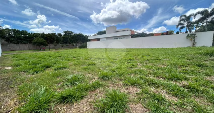 Terreno no condomínio Residencial Damha Golf