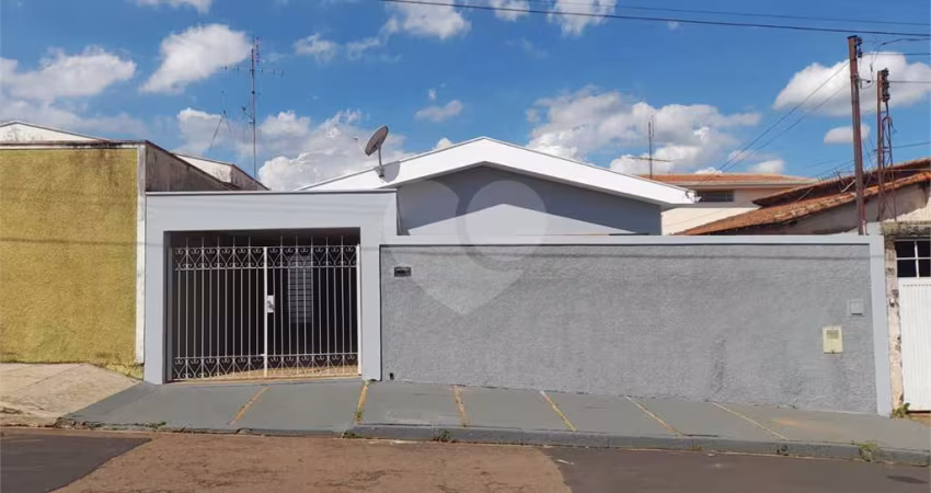 Casa Disponível para Venda ou Locação na Vila Nery – Ideal para Residência ou Comércio