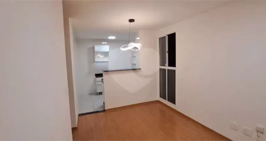 Apartamento a venda com 2 quartos, condomínio Monte dos Andes.