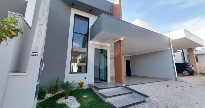 Casa térrea 3 dormitórios com piscina no condomínio Faixa Azul