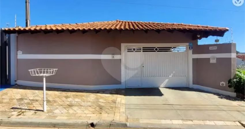Casa à venda com 3 quartos, sendo 1 suíte,  em residencial itamarati, são carlos - sp