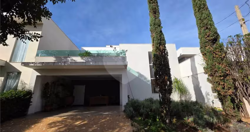 Casa sobrado village damha iii, 4 quartos 3 suítes com piscina.