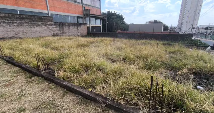 Terreno à venda na Rua Antonio Serafim Marinheiro, 113, Vila Max, São Carlos