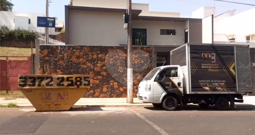 Sobrado à venda com 4 quartos, sendo 2 suítes,  em parque santa mônica, são carlos - sp
