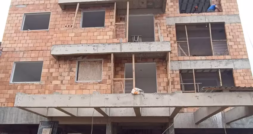 Cobertura duplex com três terraço e suíte no centro de pinhais
