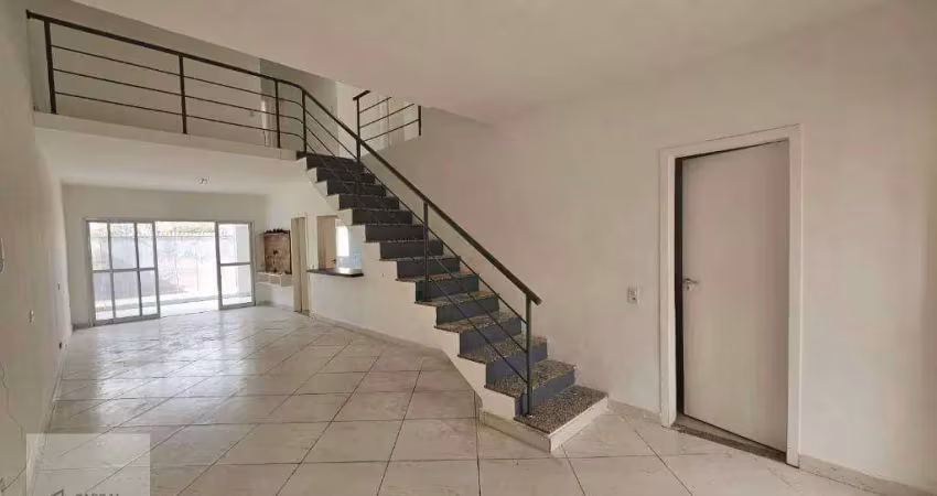 Casa em Condomínio Fechado com 250m², 4 Dorms e 4 Vagas na Av. Moaci – Privacidade e Espaço em Moema