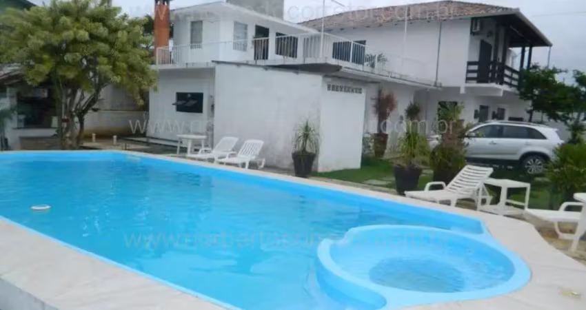 Casa com 3 quartos para alugar na Rua Francisco Aguiar, 325, Balneário Perequê, Porto Belo