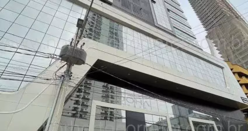 Apartamento à venda na Rua 315, 299, Meia Praia, Itapema