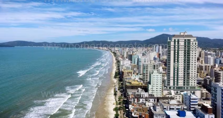 APARTAMENTO A VENDA NA QUADRA MAR DE MEIA PRAIA