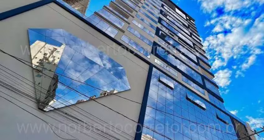 Apartamento à venda na Rua Duzentos e Quarenta, 494, Meia Praia, Itapema