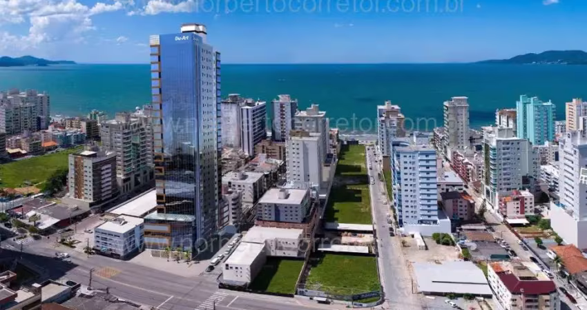 Apartamento à venda na Avenida Nereu Ramos, 5445, Meia Praia, Itapema